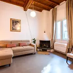 Stylish & Modern Apartment Near San Lorenzo Market